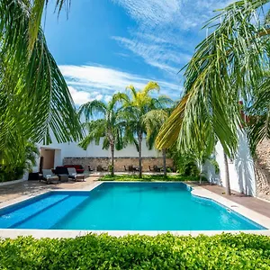 **** Hotel Embajadores Mexico