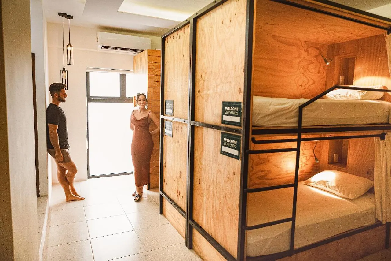 Nomads Hotel & Rooftop Pool Κανκούν
