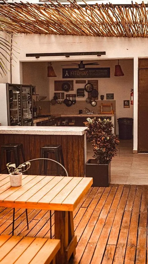 Nomads Hotel & Rooftop Pool Κανκούν 0*,