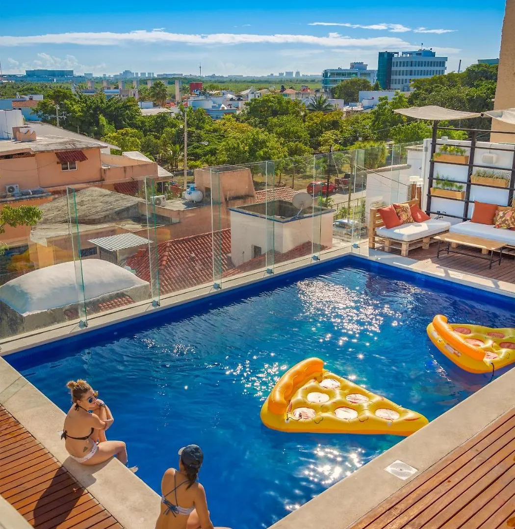 Nomads Hotel & Rooftop Pool Κανκούν